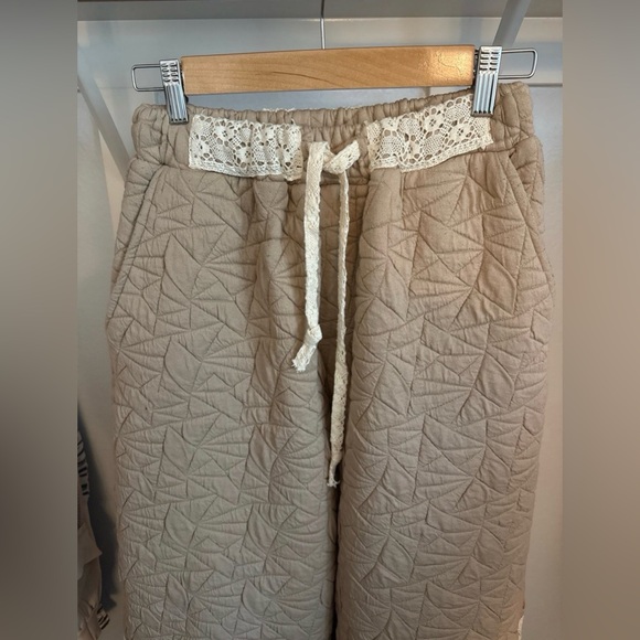POL Tan Quilted Joggers SMALL - Picture 3 of 10